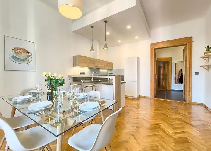 Spacious And Bright Dusni 13 Apartament *