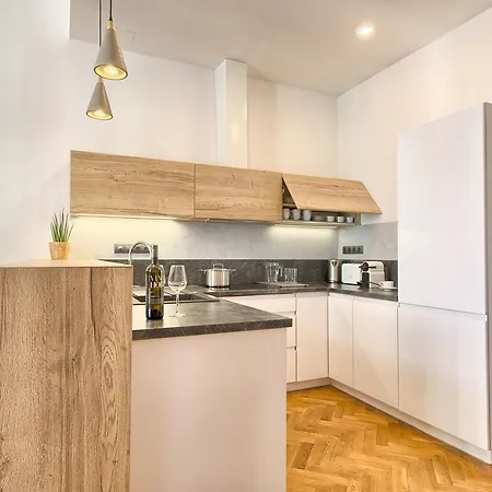 Spacious And Bright Dusni 13 *