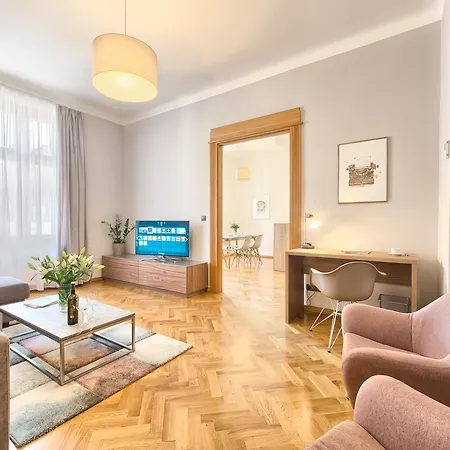 Spacious And Bright Dusni 13 Prague